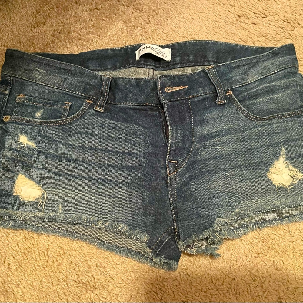 Express size 4 women’s shorts